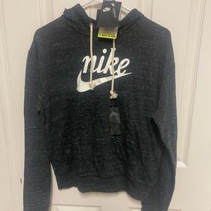 Nike vintage color women’s hoodie NWT